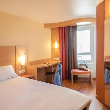 Ibis Centre Gare Hotel Tours