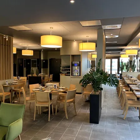 Ibis Centre Gare מלון
