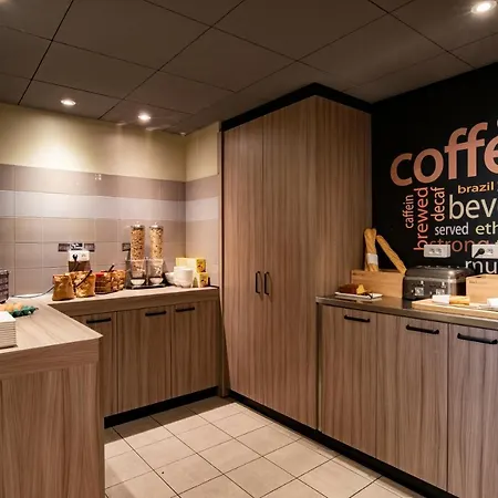 מלון Ibis Centre Gare 3*