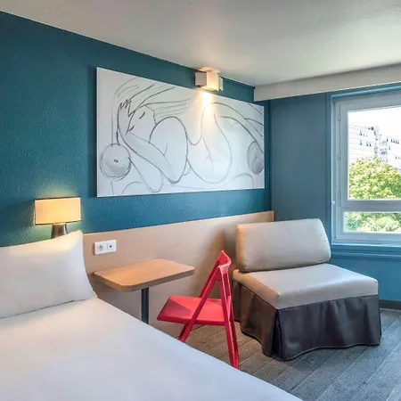 Ibis Centre Gare מלון 3*