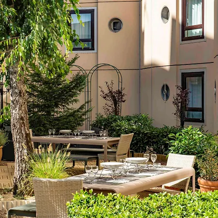 מלון Ibis Centre Gare 3*