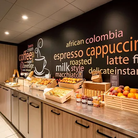 Ibis Centre Gare מלון