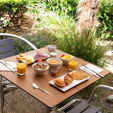 Ibis Centre Gare מלון