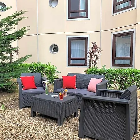 Ibis Centre Gare Hotel 3*