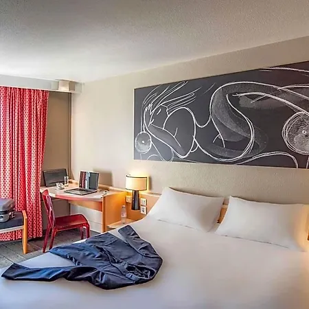 Ibis Centre Gare Hotel 3*