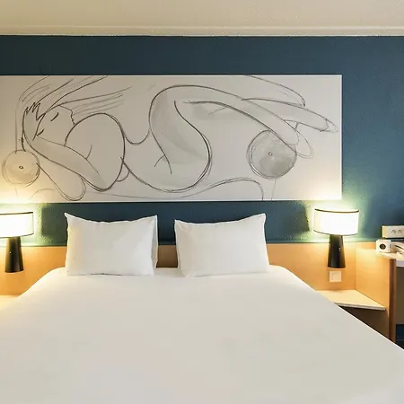 图尔中央车站宜必思酒店 酒店 3*