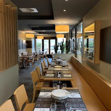 Ibis Centre Gare מלון