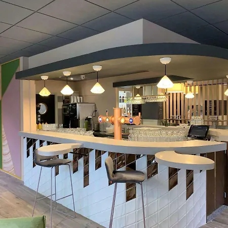 图尔中央车站宜必思酒店