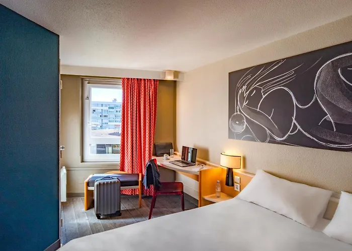 Ibis Centre Gare Hotel 3*