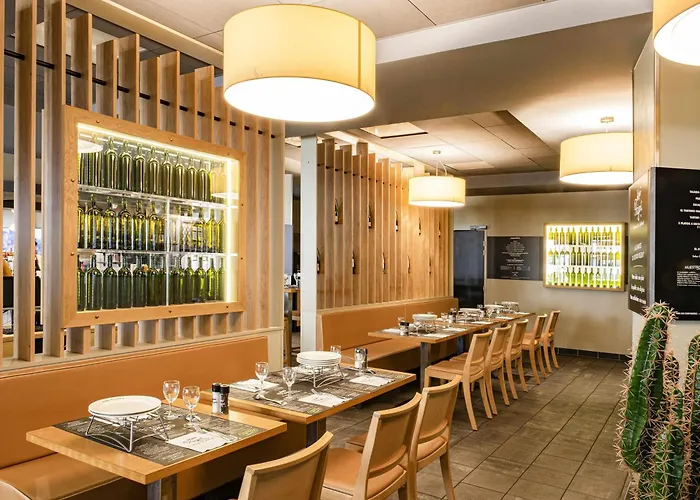 מלון Ibis Centre Gare 3*