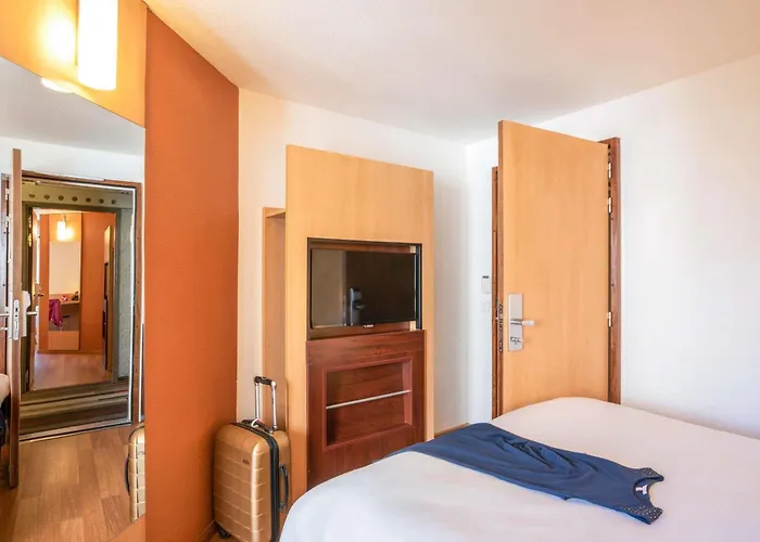Ibis Centre Gare 3* טור