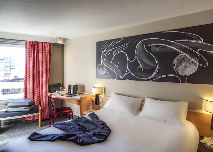 Ibis Centre Gare מלון 3*