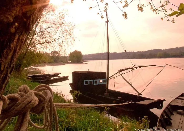 图尔中央车站宜必思酒店 图尔