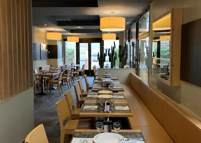 Ibis Centre Gare מלון