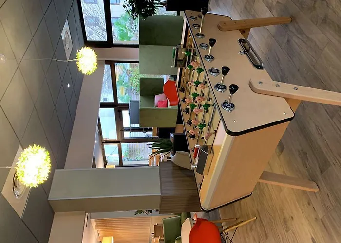 图尔中央车站宜必思酒店 图尔